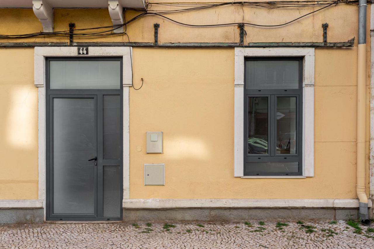 Altido Stylish Arroios Apartments, 20 Min To Centre Lisbon Luaran gambar