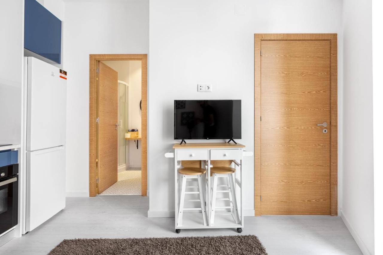 Altido Stylish Arroios Apartments, 20 Min To Centre Lisbon Luaran gambar