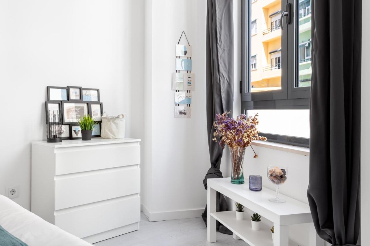 Altido Stylish Arroios Apartments, 20 Min To Centre Lisbon Luaran gambar