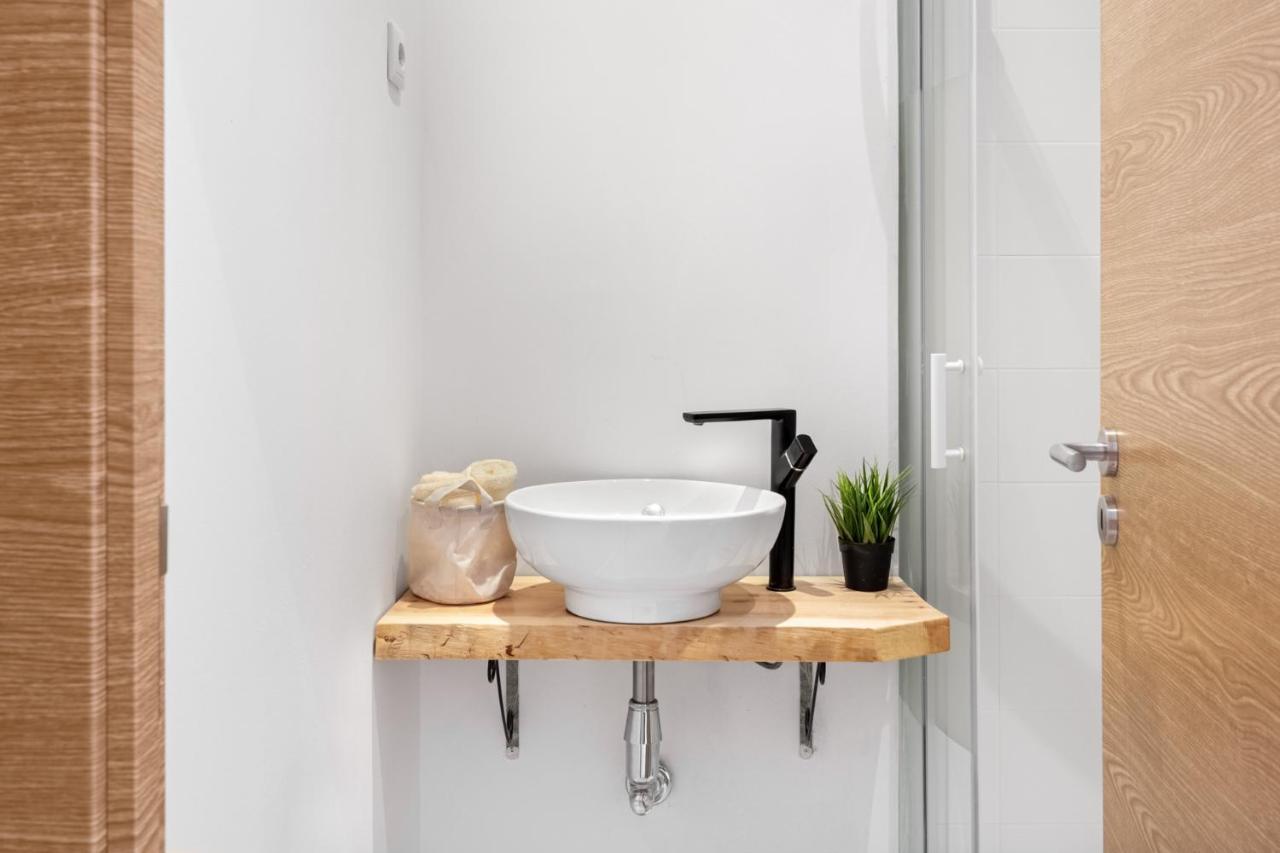Altido Stylish Arroios Apartments, 20 Min To Centre Lisbon Luaran gambar